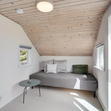 Absolon - 1-5km From The Sea By Interhome
